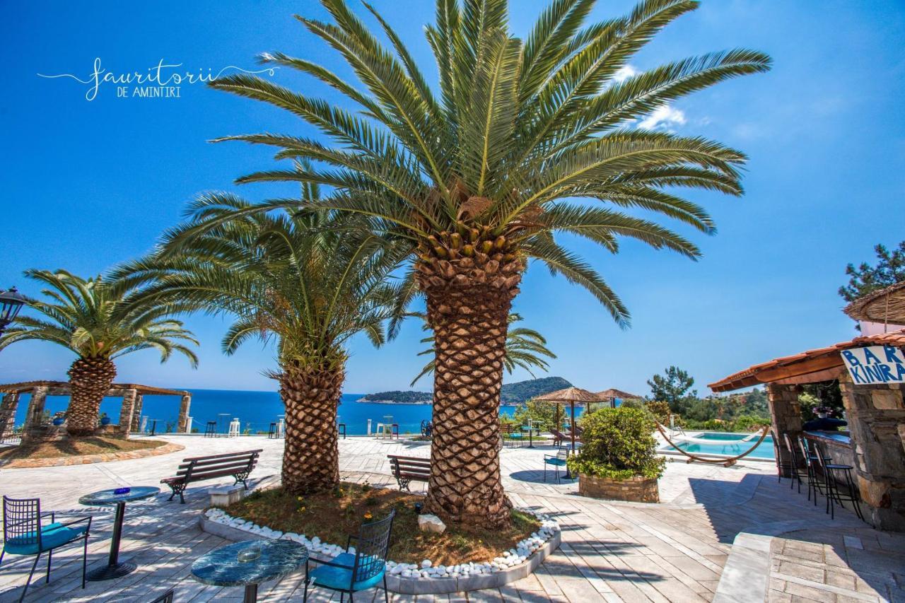 Kinira Beach Hotel Exterior photo