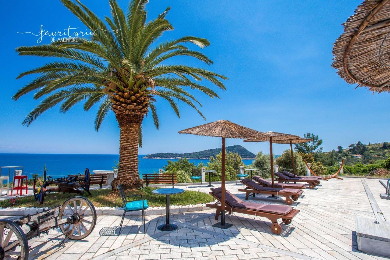 Kinira Beach Hotel Exterior photo