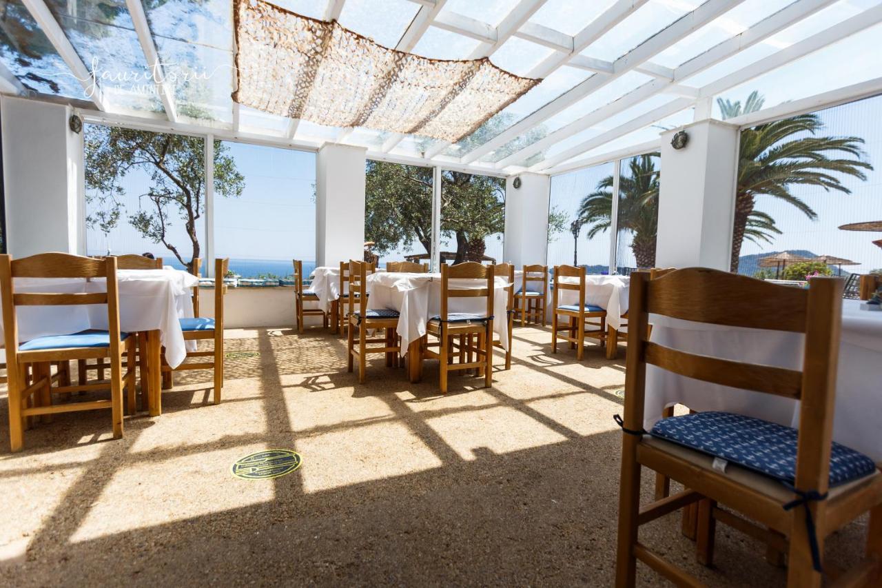 Kinira Beach Hotel Exterior photo