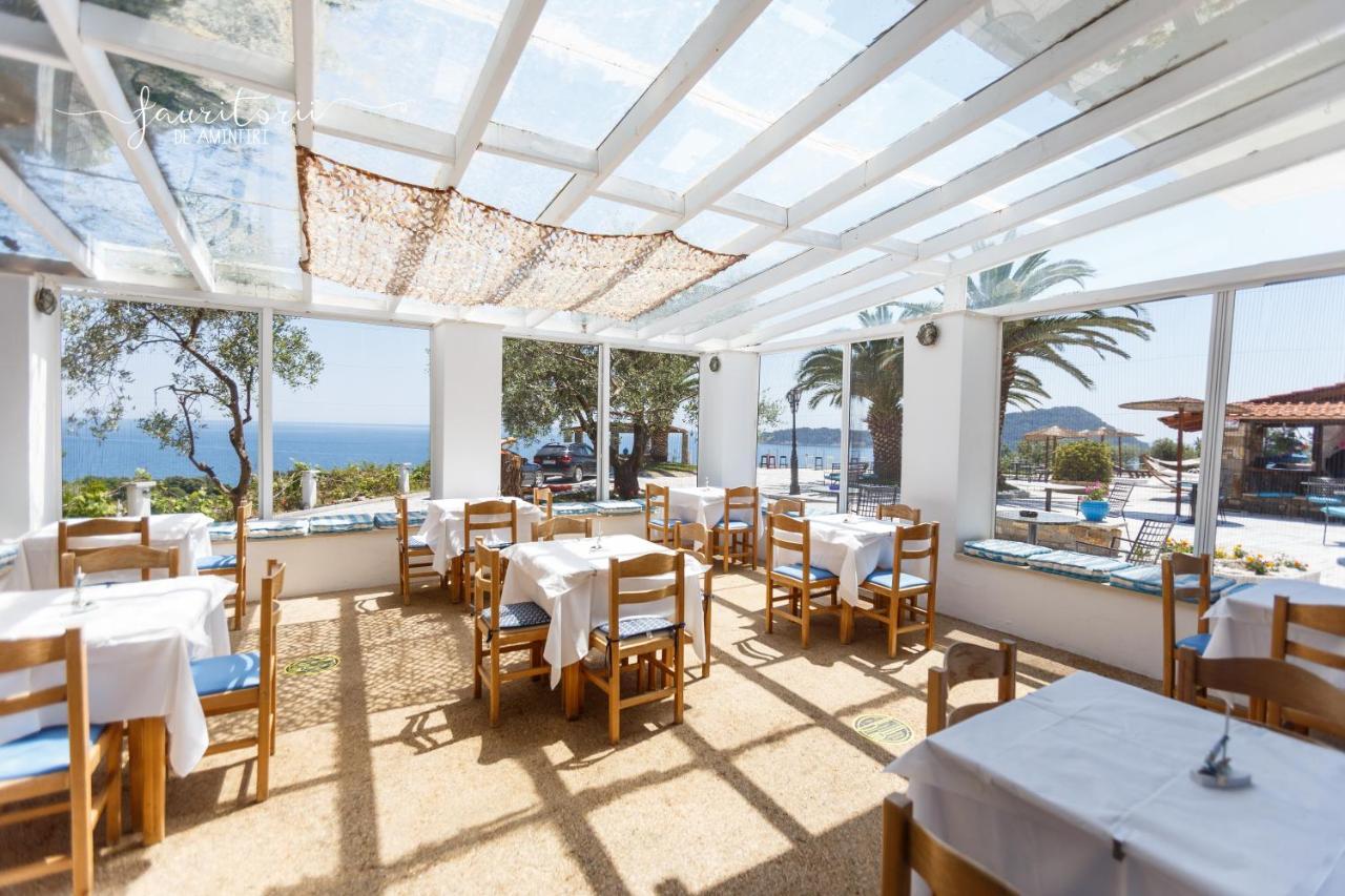 Kinira Beach Hotel Exterior photo