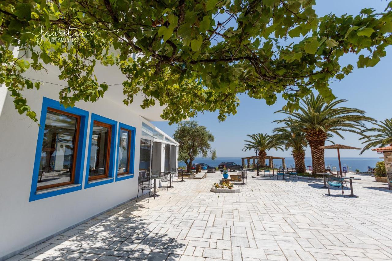 Kinira Beach Hotel Exterior photo