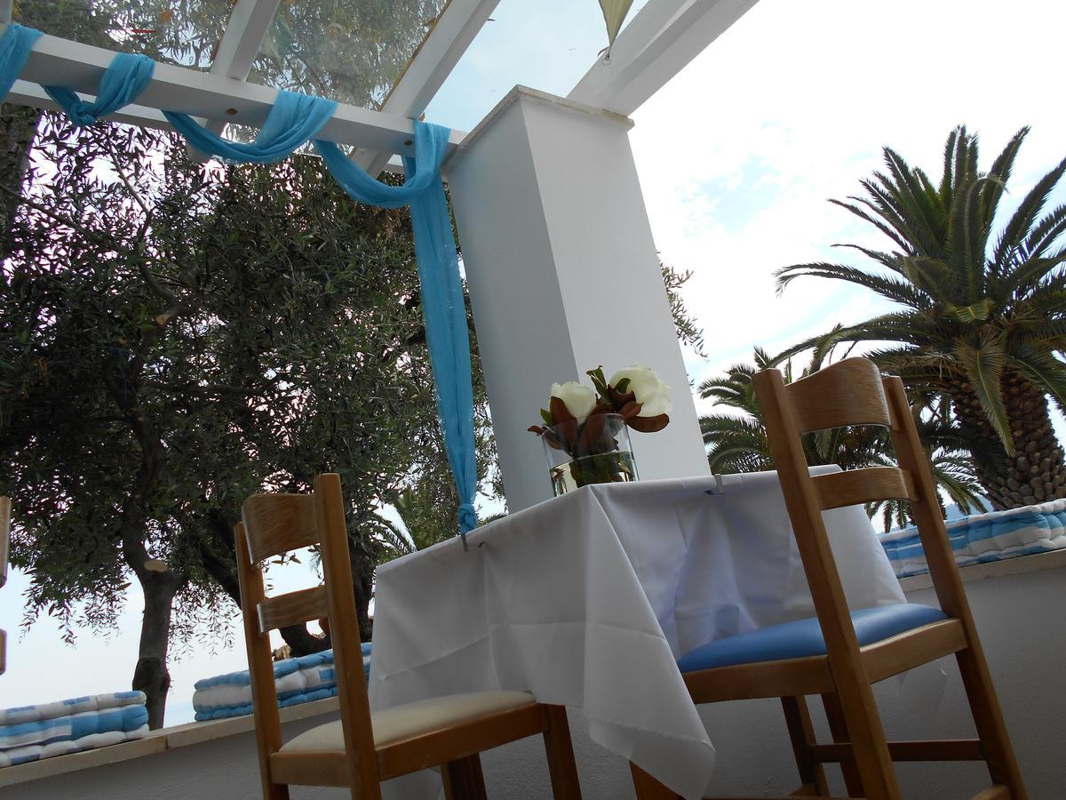 Kinira Beach Hotel Exterior photo