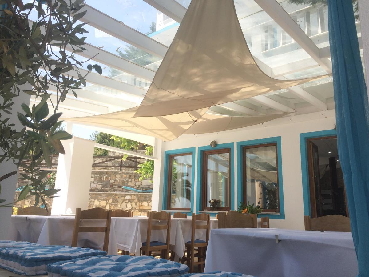 Kinira Beach Hotel Exterior photo